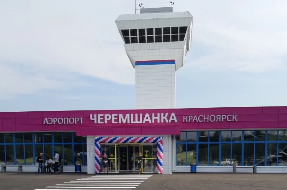 В красноярском аэропорту Черемшанка повреждён вертолёт «КрасАвиа»