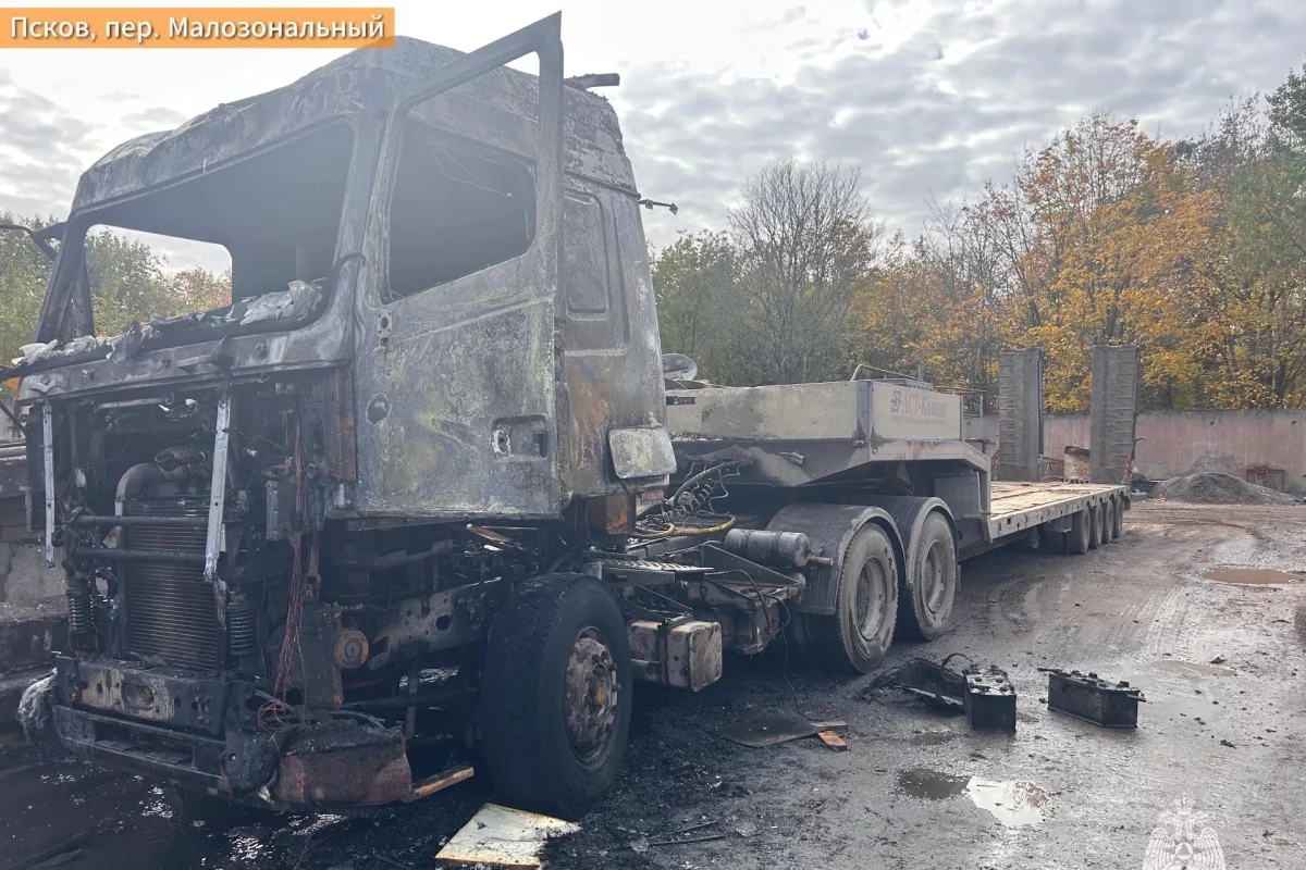 В Пскове выгорела кабина седельного тягача МАЗ