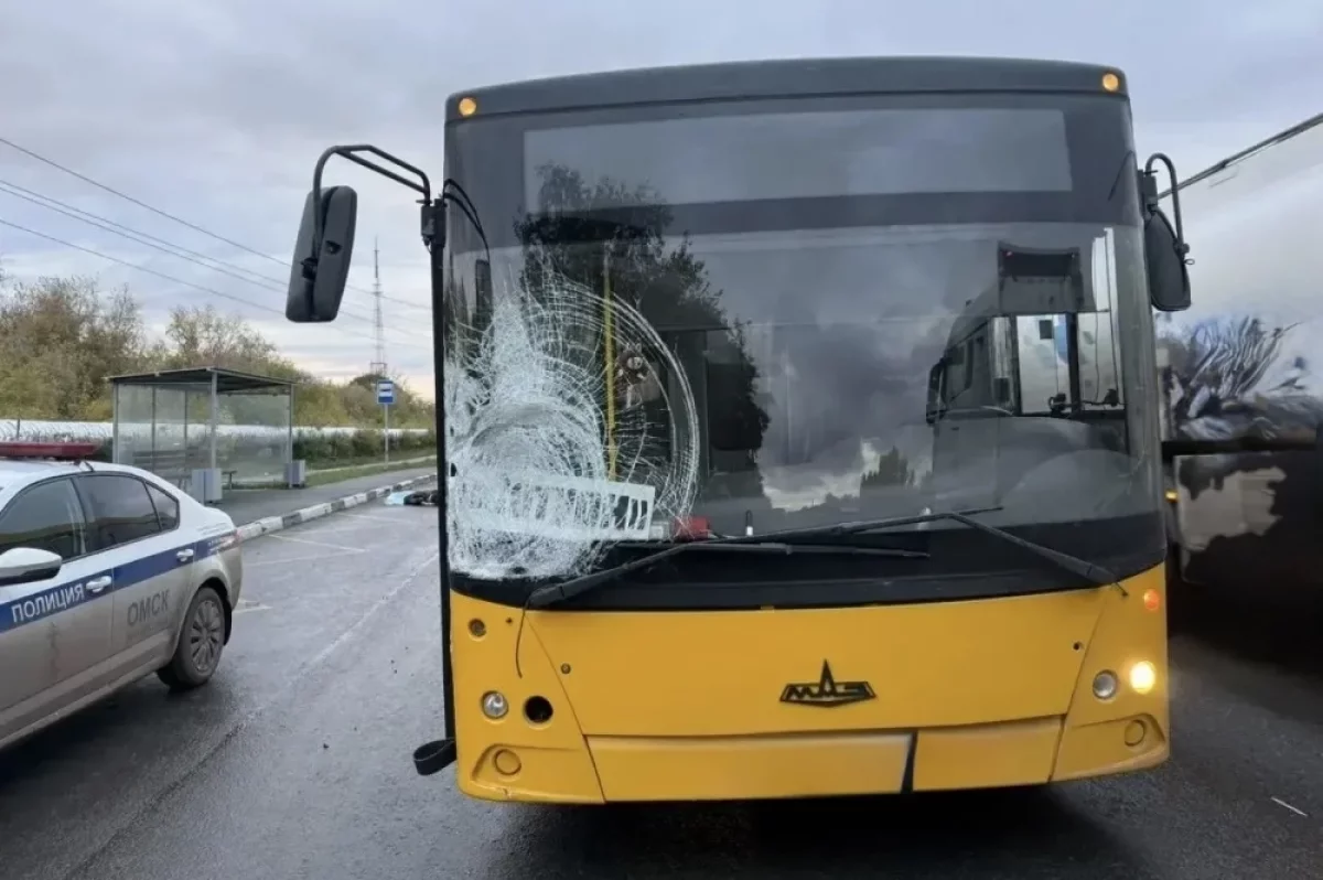 Смертельное ДТП в Омске 9 октября: автобус насмерть сбил пешехода