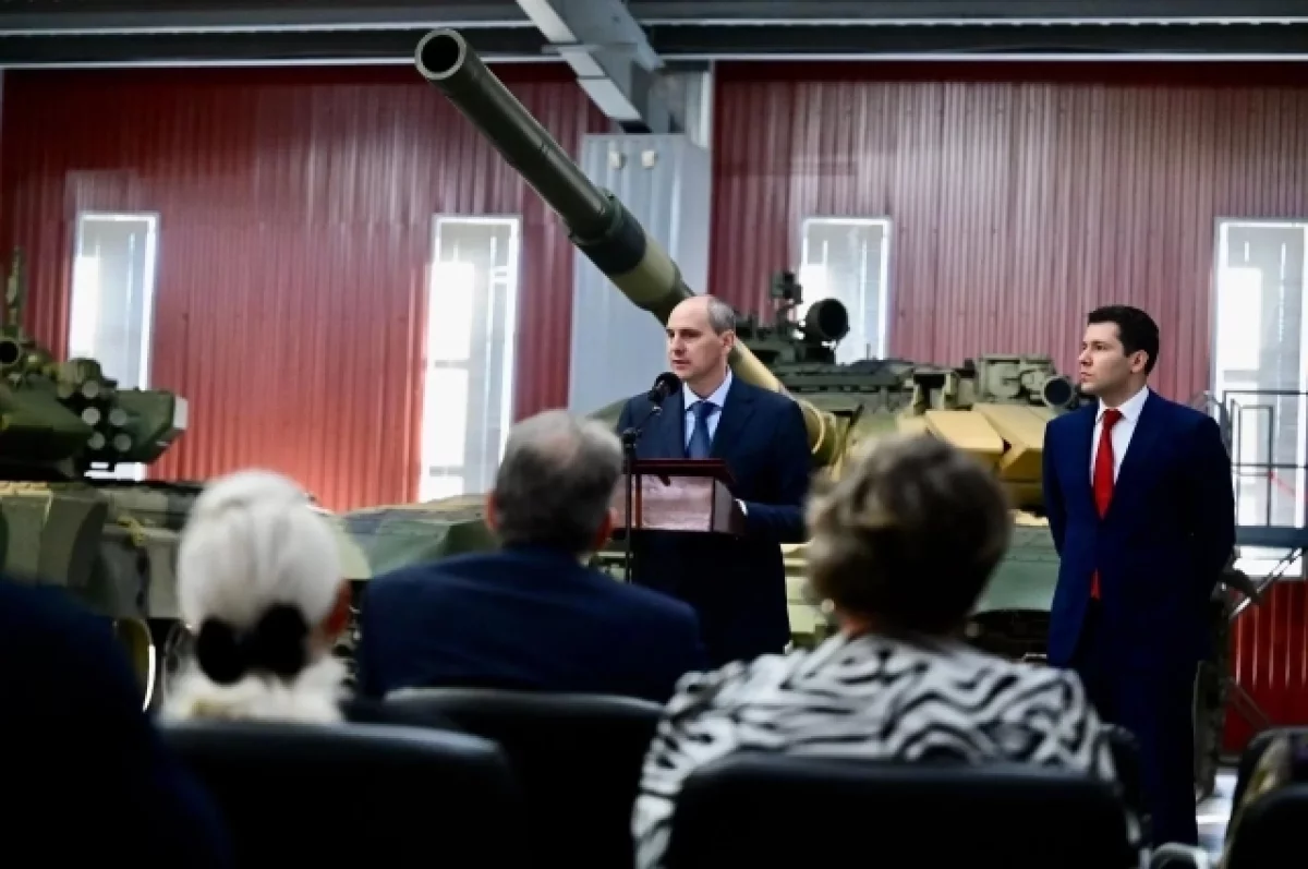 Паслер и Алиханов поздравили коллектив Уралвагонзавода с 90-летним юбилеем
