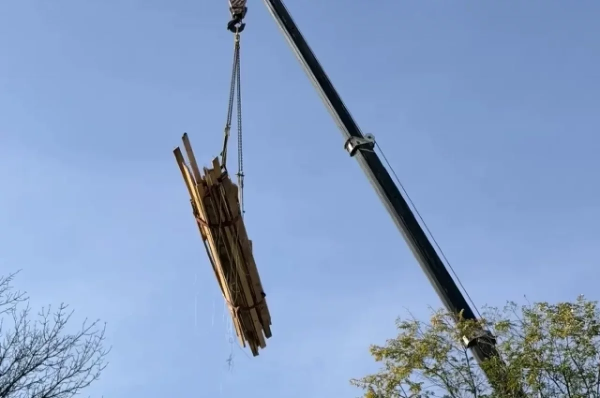 В Новокуйбышевске восстанавливают пострадавший после атаки БПЛА дом