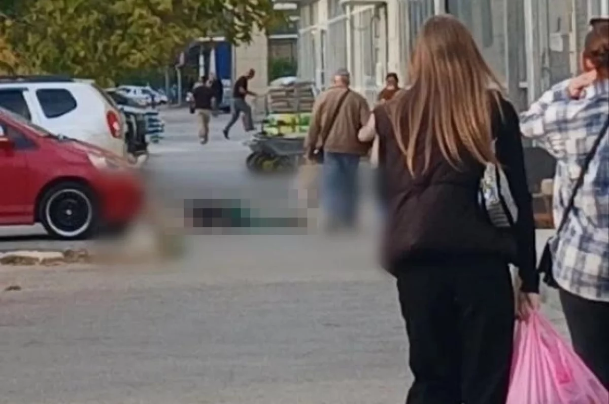 Мужчина выпал из окна верхнего этажа пятиэтажки на юге Волгограда