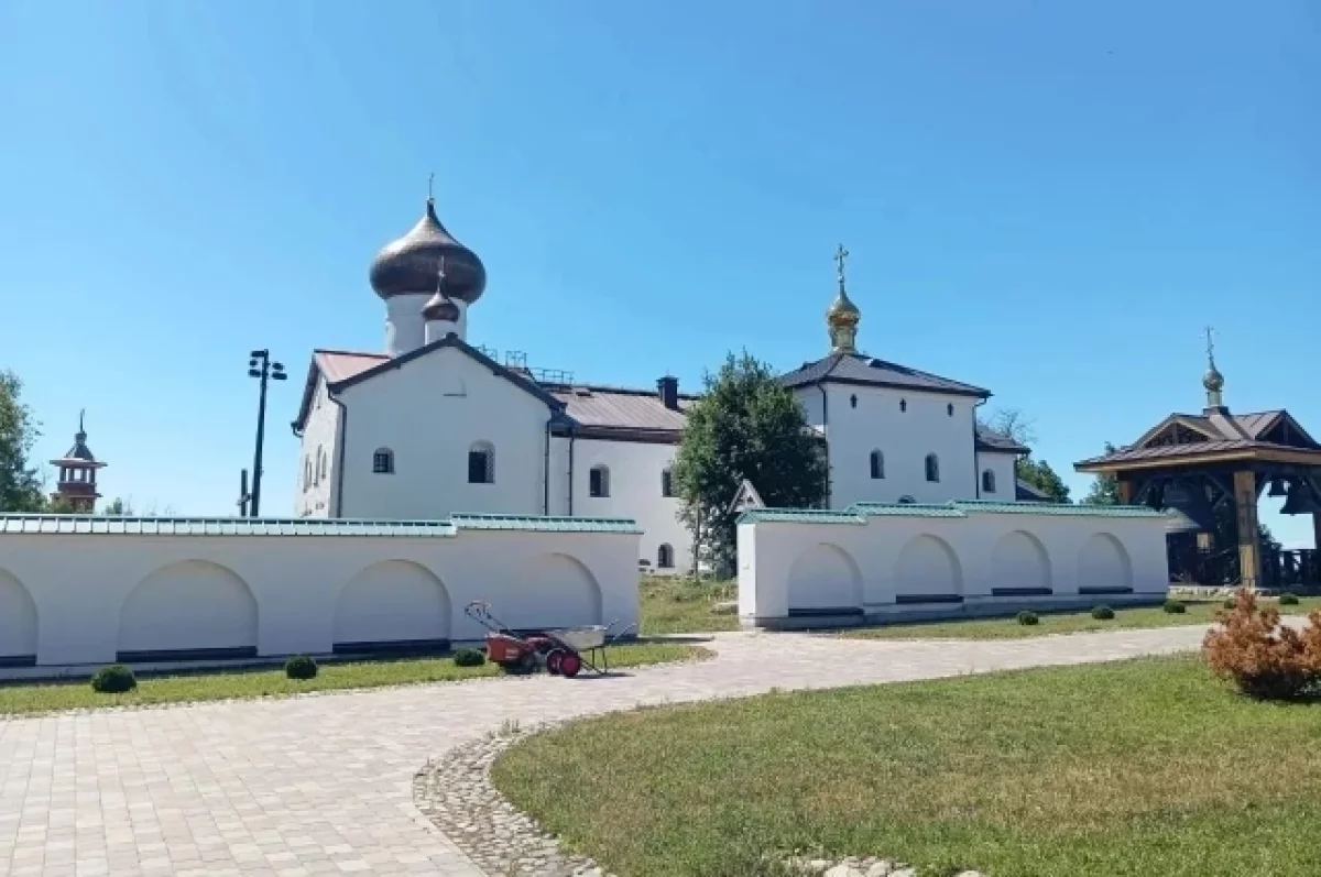 Два старинных храма Ленобласти поборются за международную премию