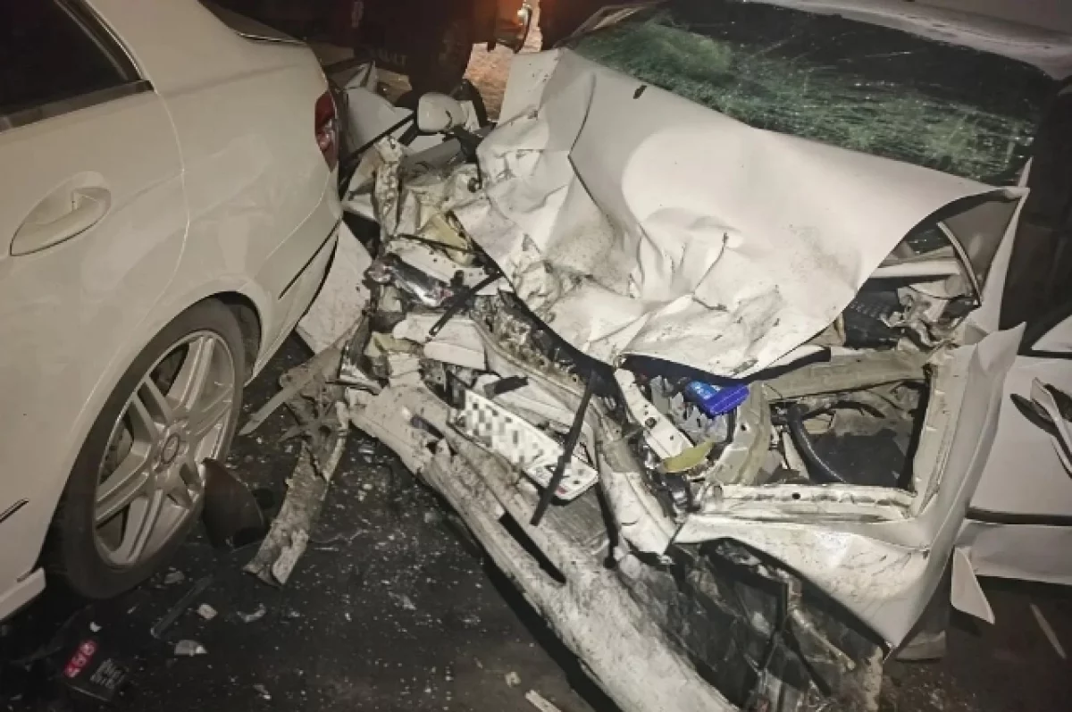 В Хабаровском крае водитель Toyota погиб при столкновении с Mercedes