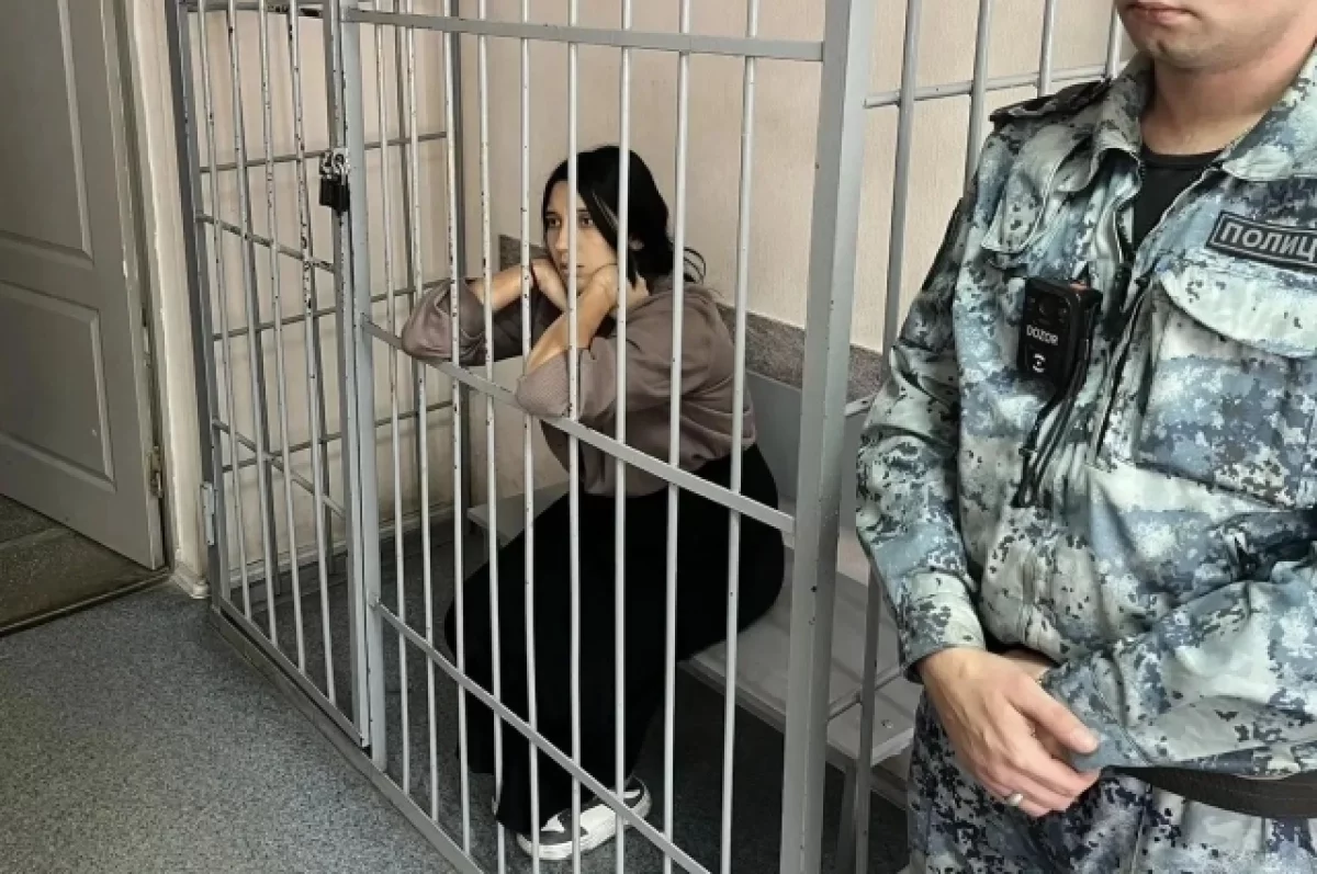 На Урале в СИЗО отправили 11 человек, обвиняемых в кражах в транспорте
