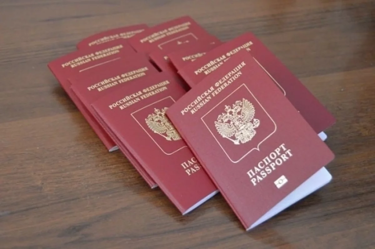 Новосибирца осудят за поддельные паспорта и махинации со счетами