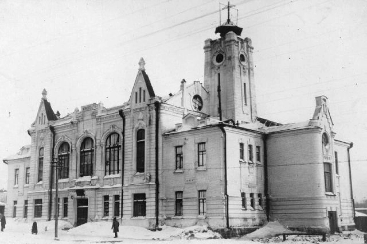 В Новосибирске показали кадры легендарной начальной школы Крячкова