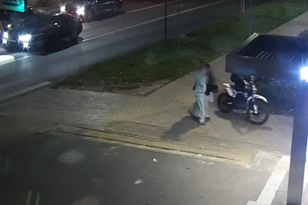 «Умную» остановку разбили подростки в Нижнем Новгороде