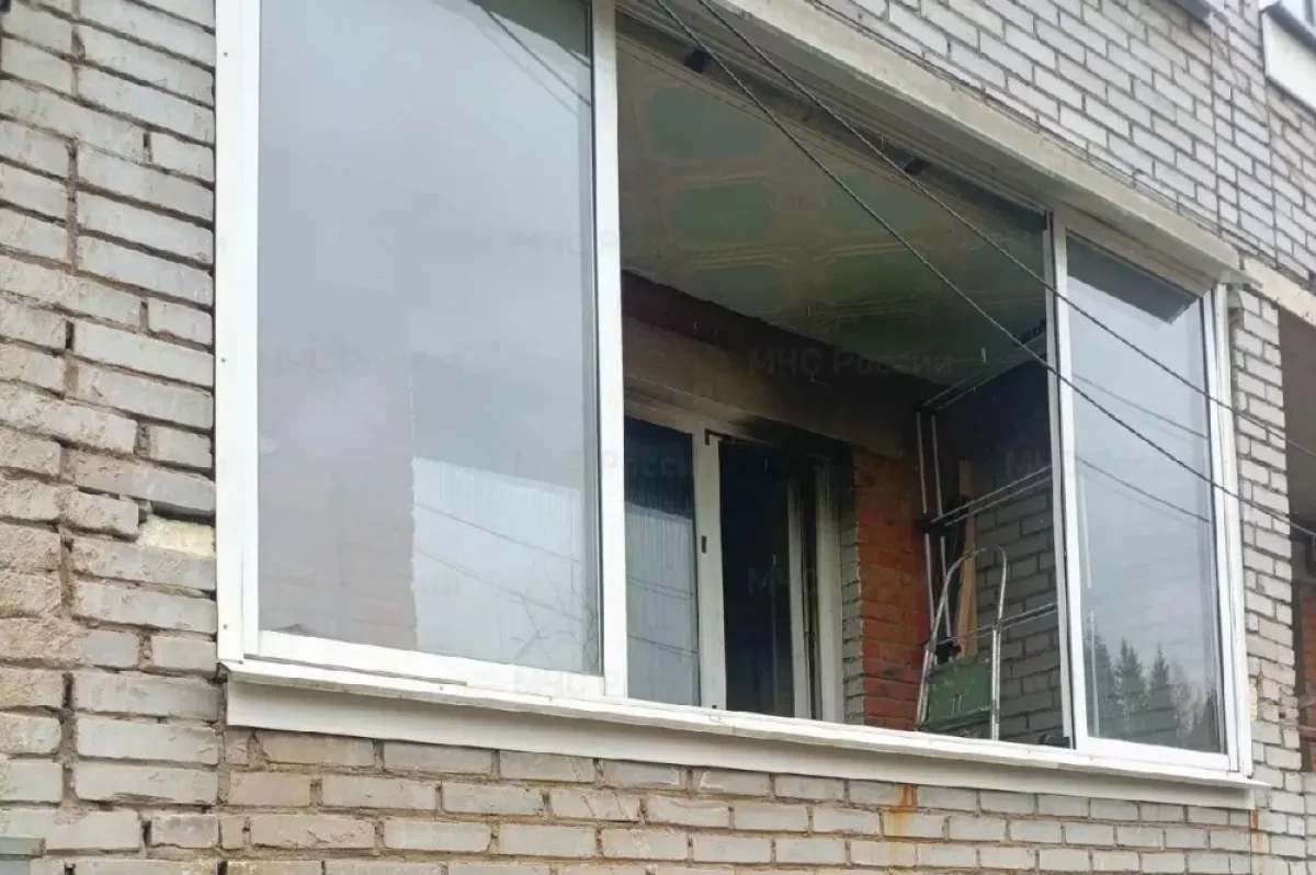 Два человека погибли при пожаре в квартире в Железногорске-Илимском