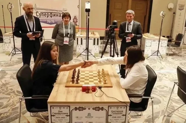 Паслер поздравил шахматистку Лею Гарифуллину с победой на чемпионате России