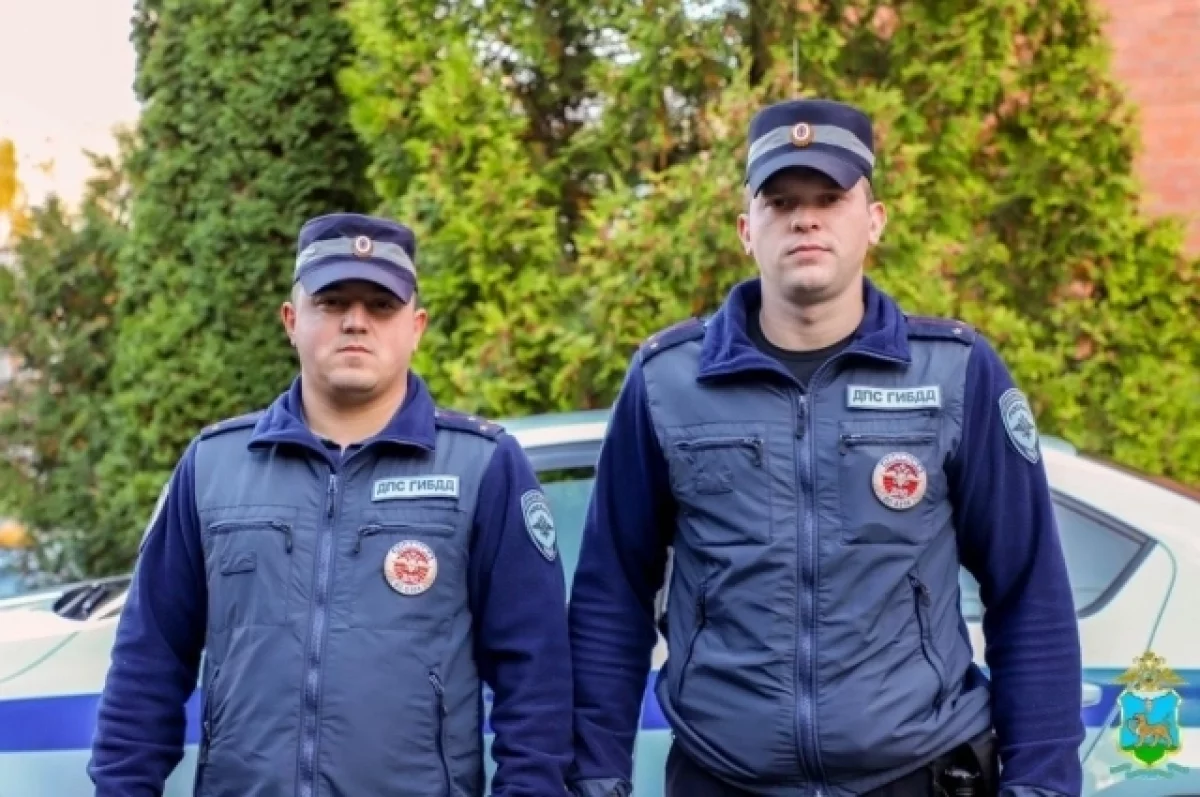 Псковские автоинспекторы сопроводили роженицу в перинатальный центр