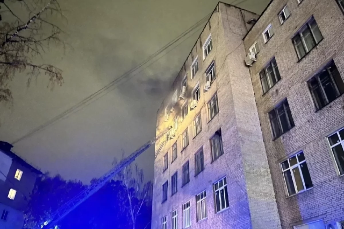 При пожаре в доме по улице Болдина в Туле спасли двух человек