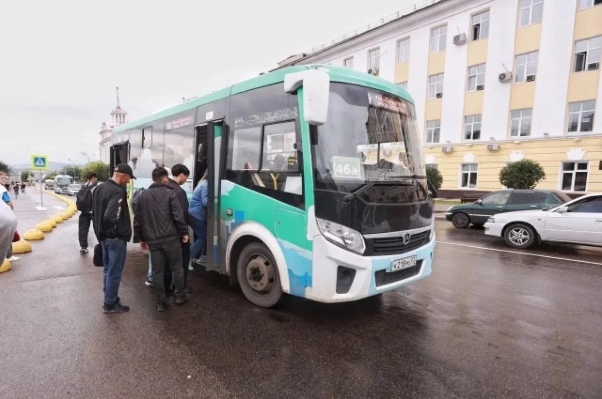 Число рейсов частных автобусов в Улан-Удэ сократилось с 716 до 320