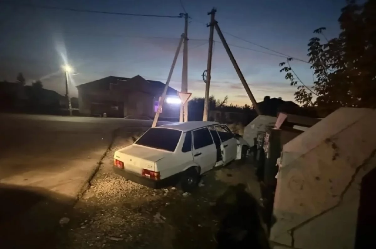 Компания молодёжи разбилась на ВАЗе в Воронежской области