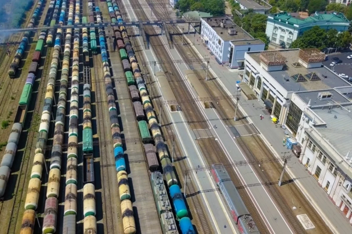 Более 800 вагонов с топливом направляются в Забайкалье