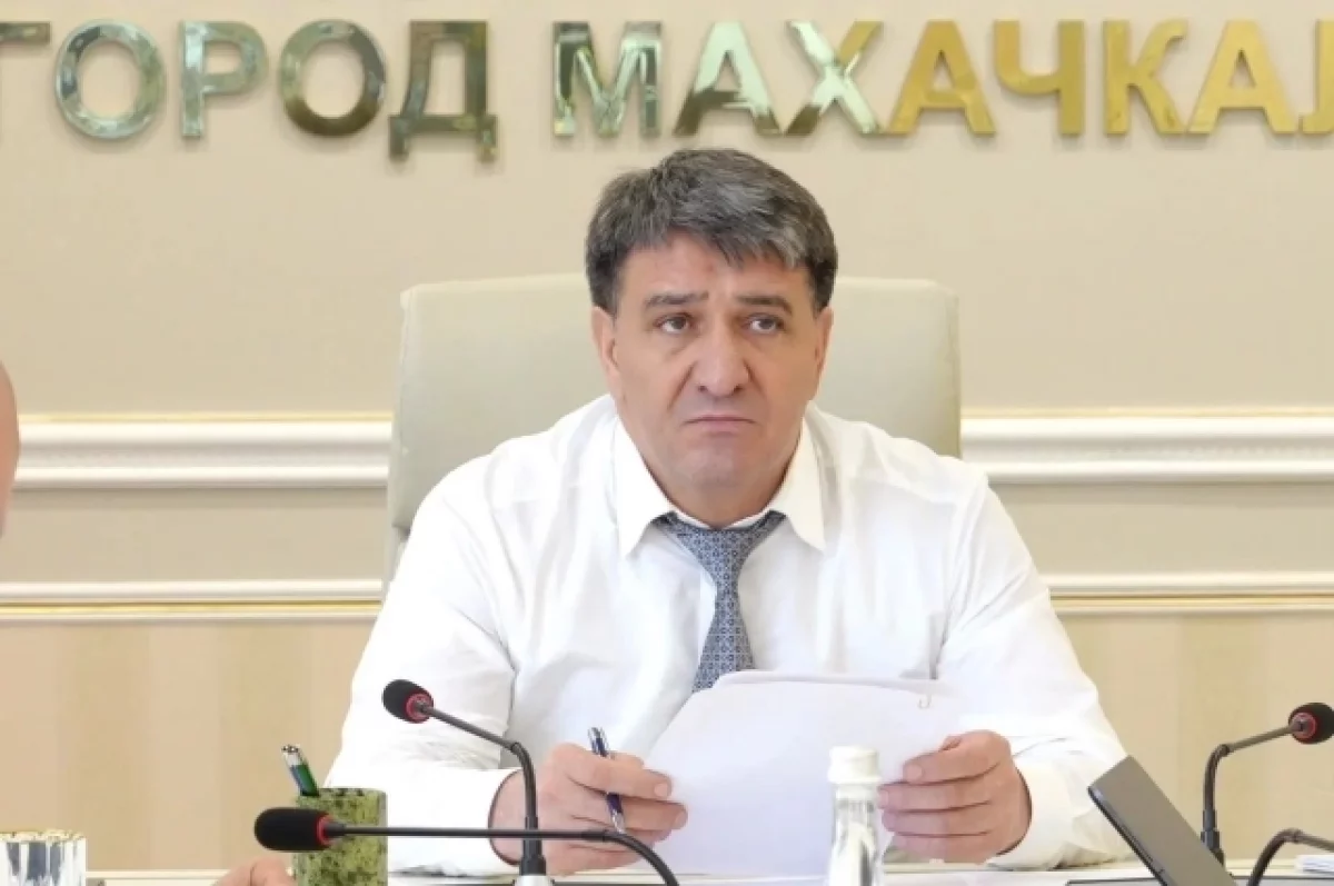 Салавов пообещал сократить очередь на жилье для детей-сирот в Махачкале
