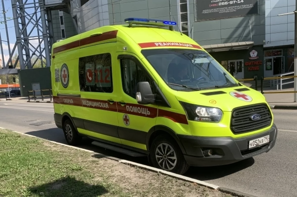 В Кирове во дворе многоэтажки обнаружили тело молодого парня