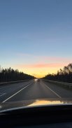 Рассвет на дороге.