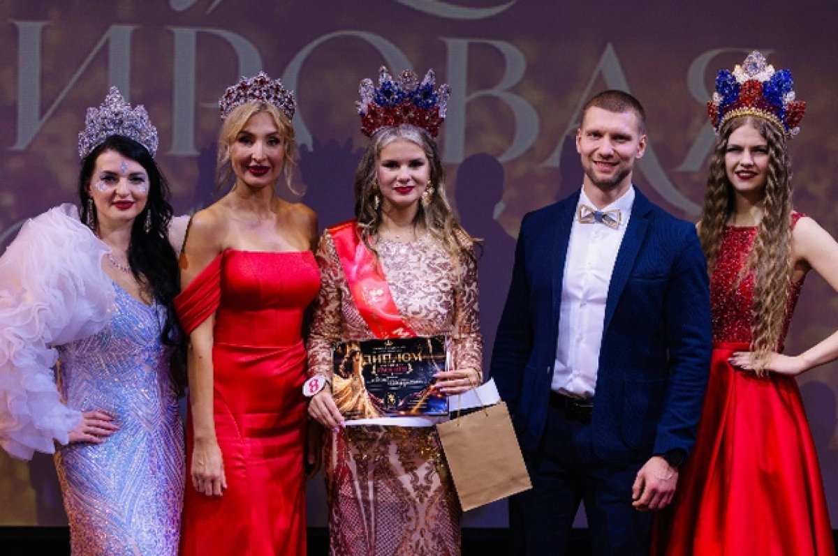Яркие кадры с финала конкурса «Мировая модель» в Новосибирске