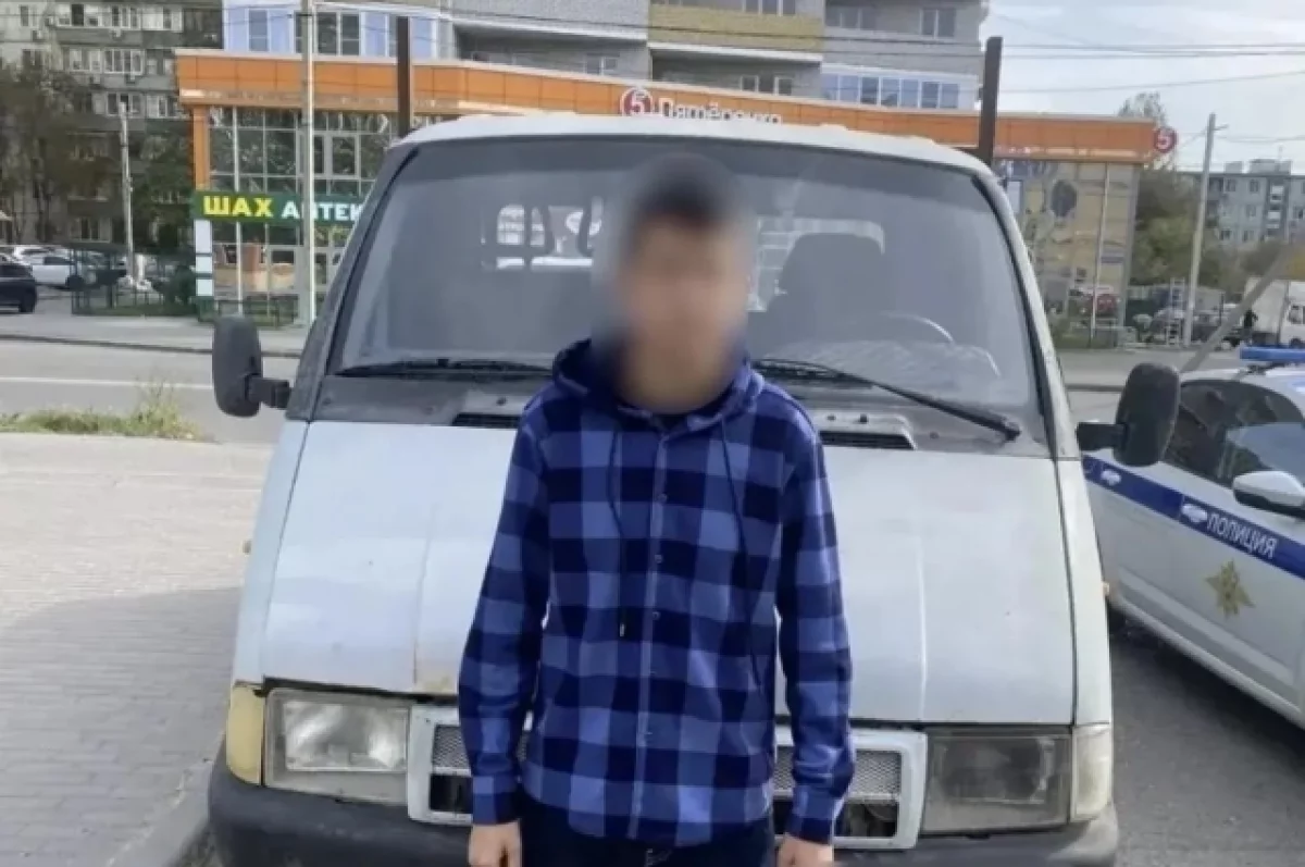 Юный астраханец устроил экстремальные покатушки для друзей в кузове Газели