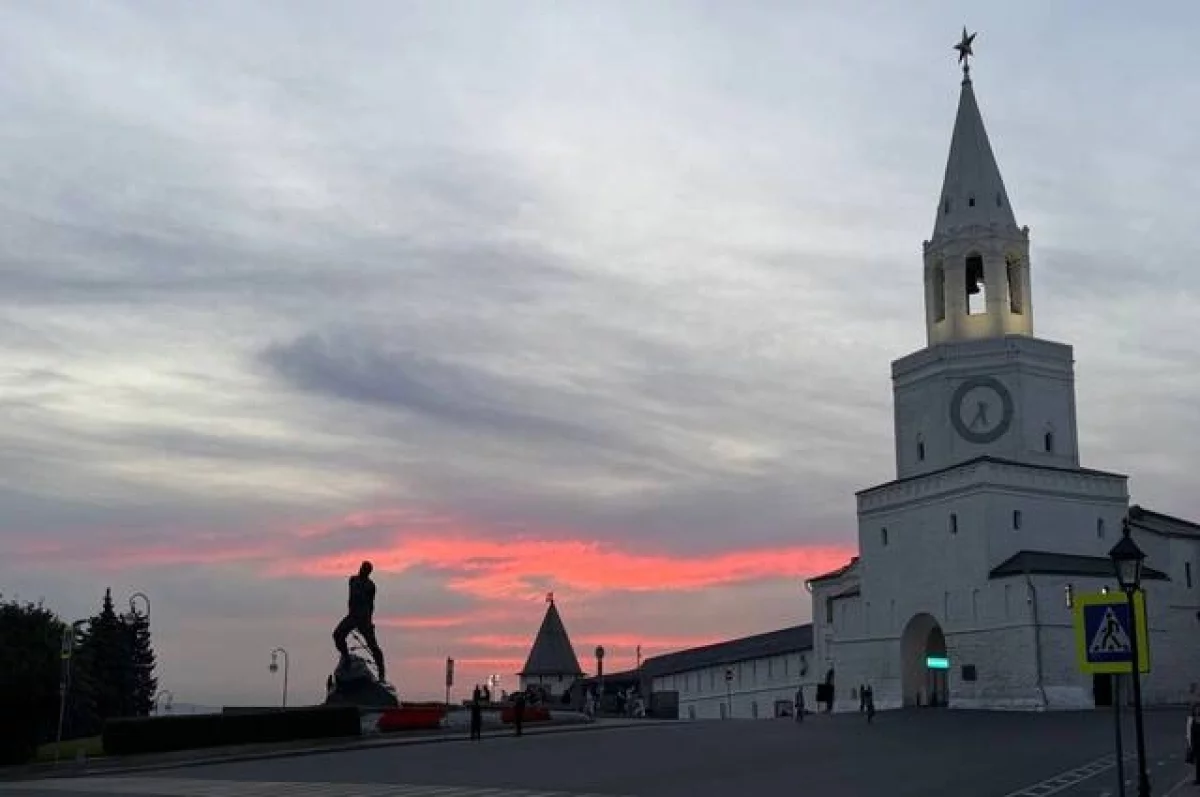 На Спасской башне Казанского кремля заменили минутные стрелки