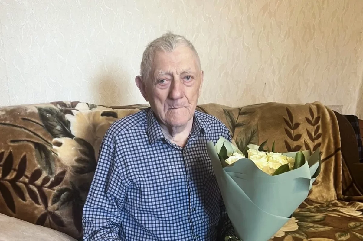 100 лет исполнилось ветерану ВОВ Владимиру Дмитриеву из Нелидовского округа