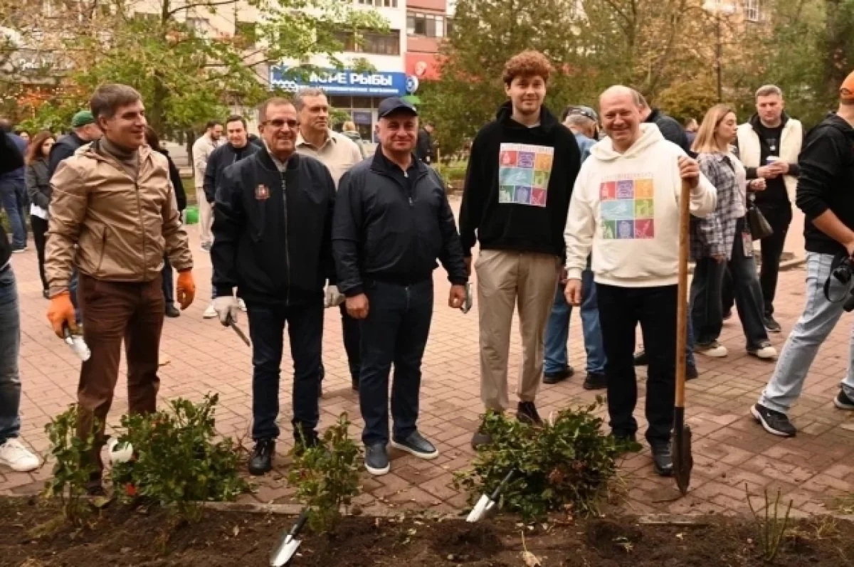 В Ростове в День древонасаждения высадили 10 тыс. деревьев и кустарников