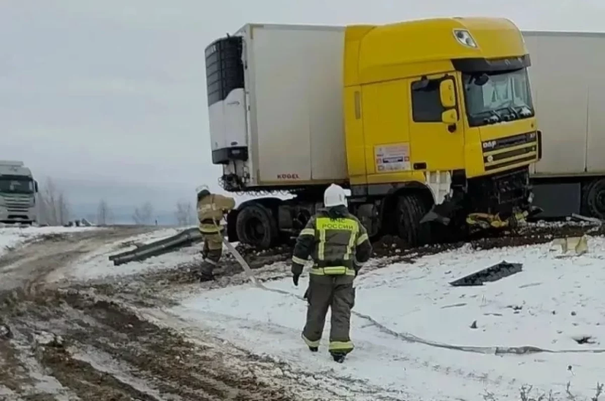 Большегруз съехал с федеральной автотрассы в Забайкальском крае