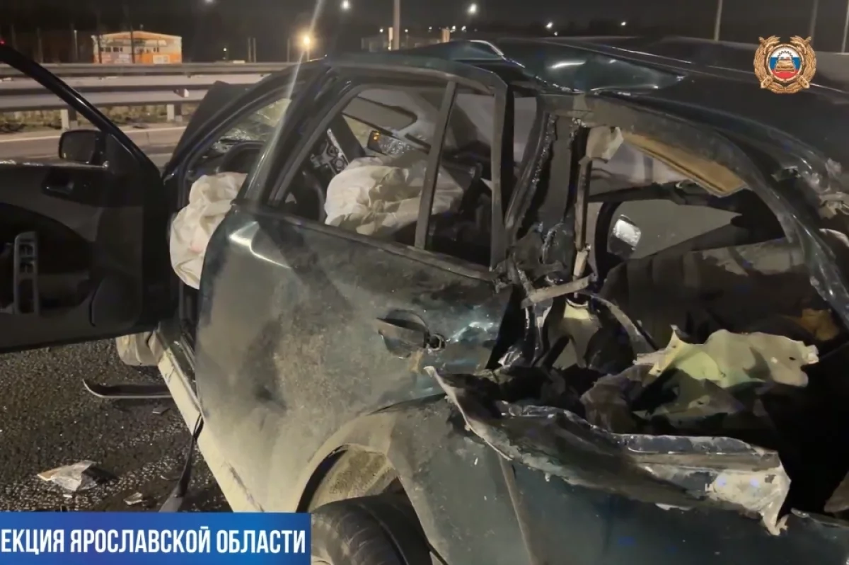 В Ярославле водитель Skoda погиб после опрокидывания на обходе города