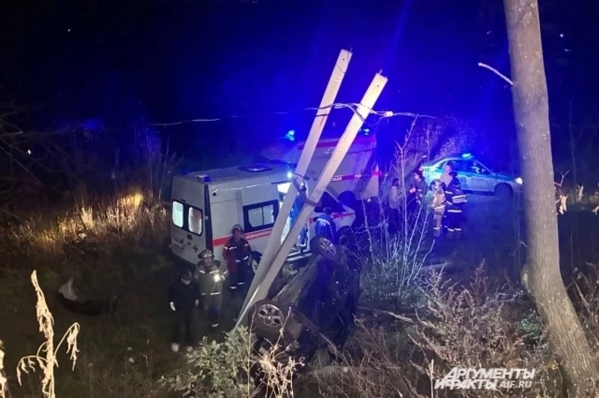 В Перми автомобиль улетел в кювет напротив Елизаветинской больницы