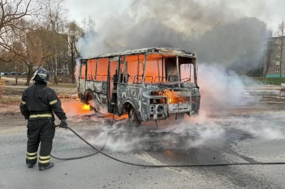 Во Владимире на улице Лакина сгорел автобус