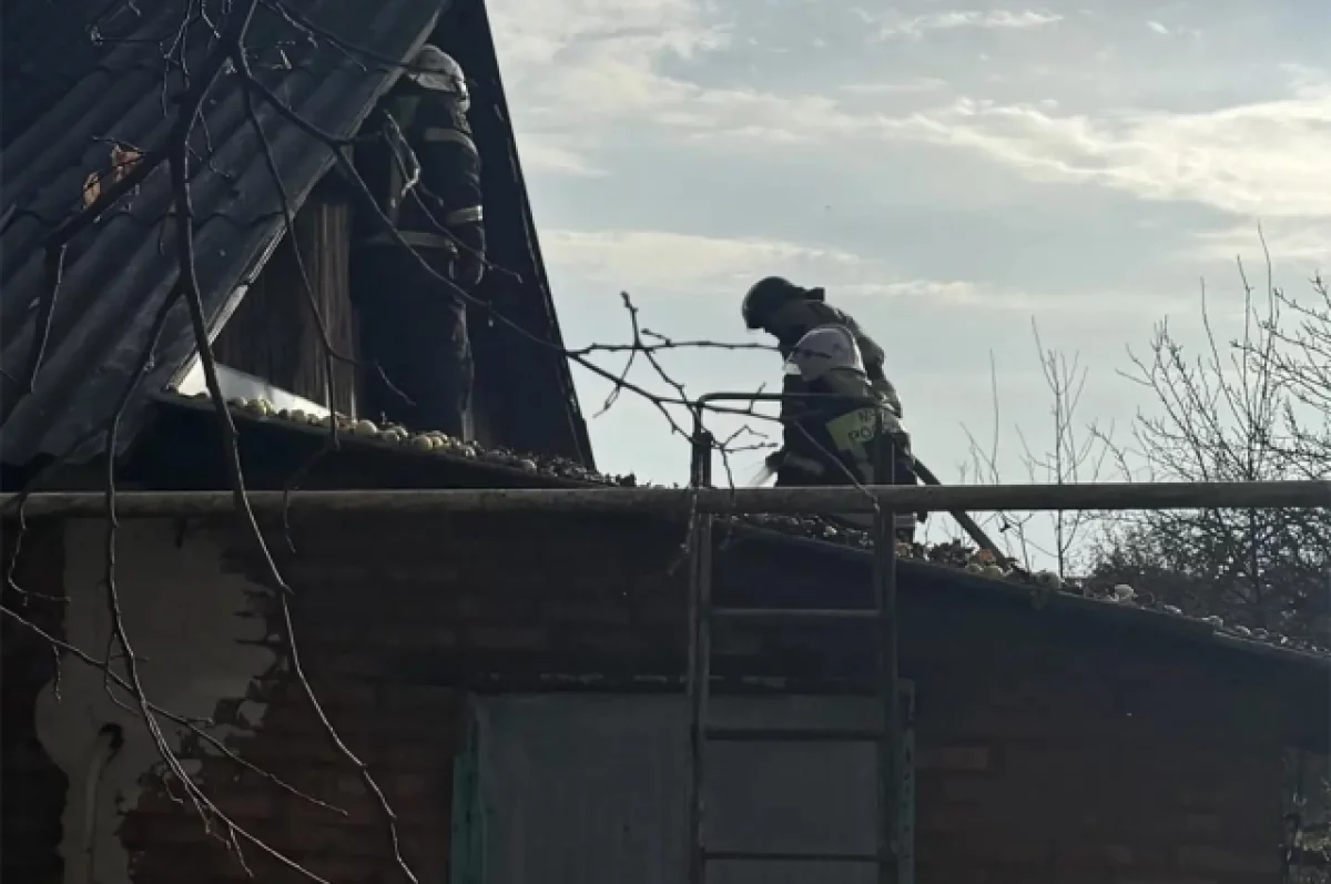 В Тульской области горели жилые дома и хозяйственная постройка