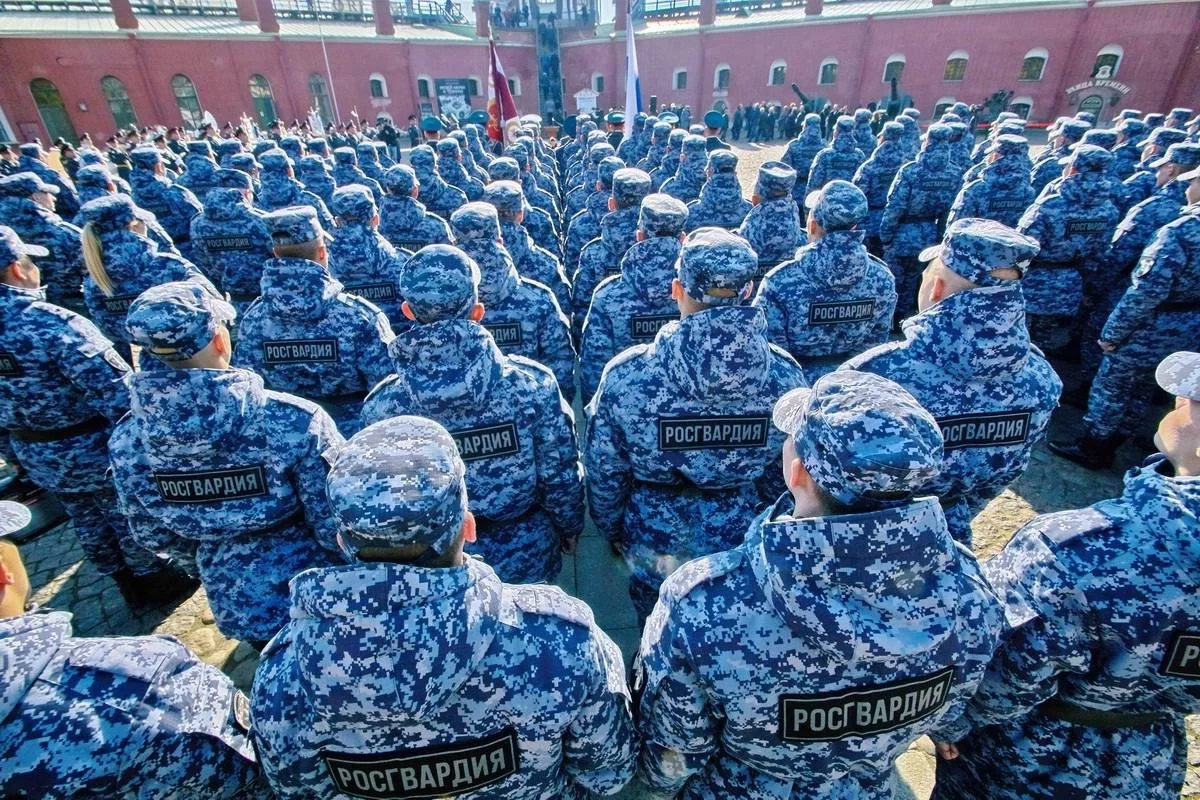 В Росгвардию на Северо-Западе призовут 15 юношей из Псковской области