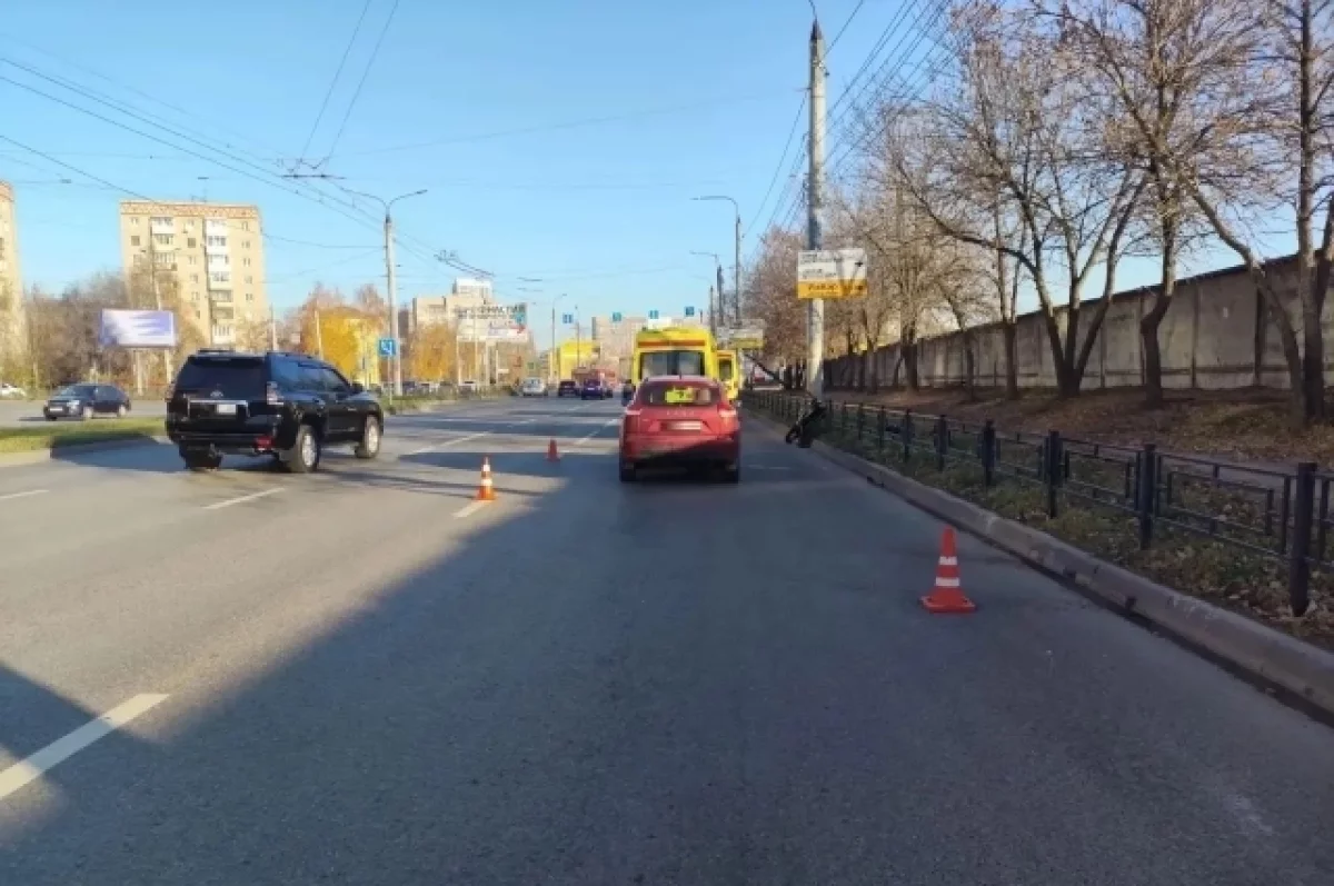 Подросток на питбайке попал под колёса «Лады» в Ижевске