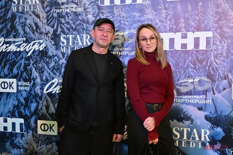 Константин Хабенский с супругой на премьере фильма.