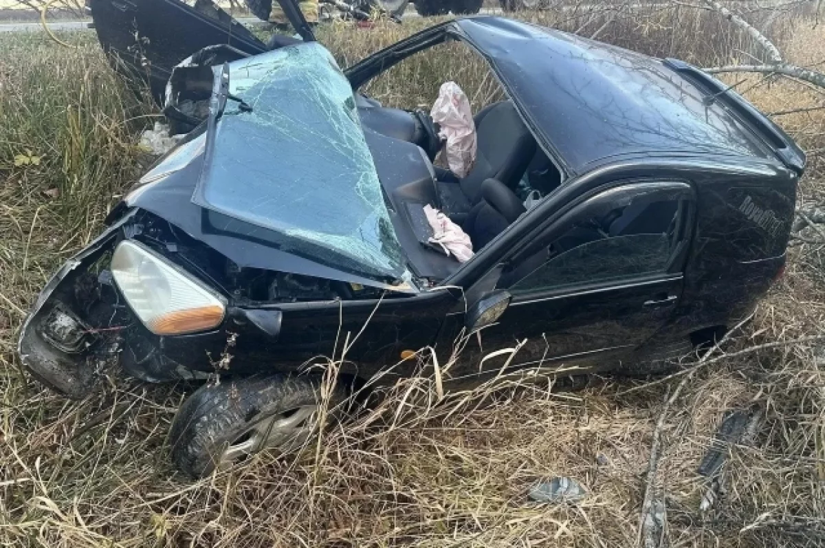 Автомобиль улетел в кювет на Сахалине: травмы получили три человека