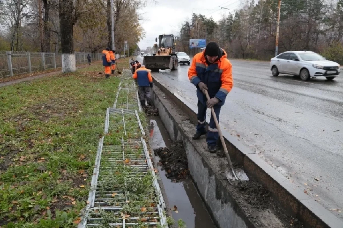 В Омске продолжается подготовка дорог к зиме