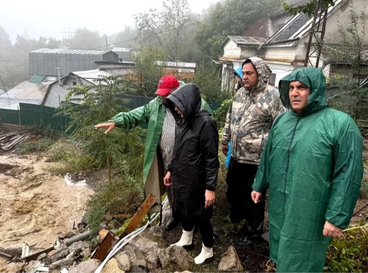 На Южном берегу Крыма и в горах сохраняются очень сильные дожди.
