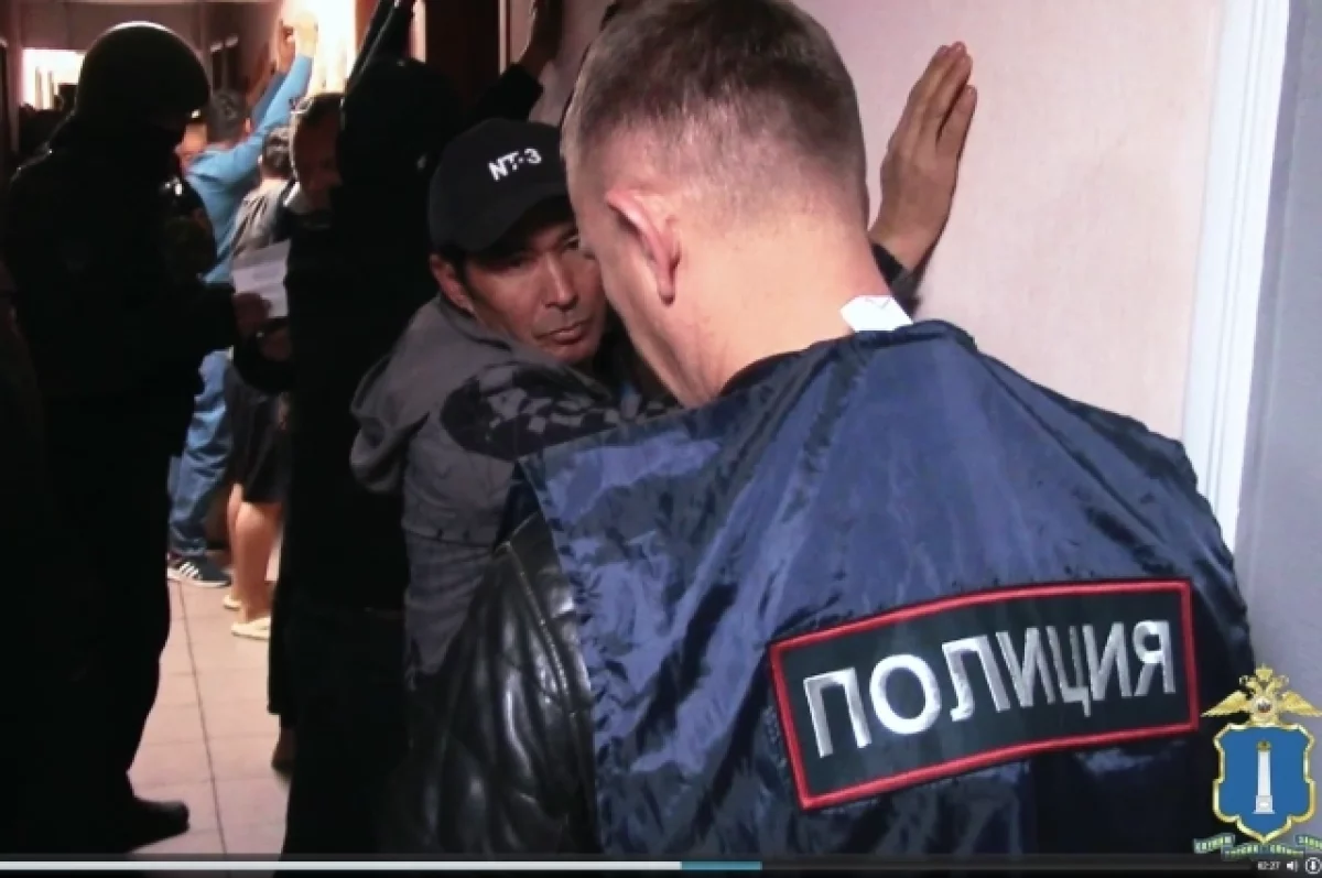 По итогам рейдов ульяновских полицейских из РФ выдворят 55 нелегалов