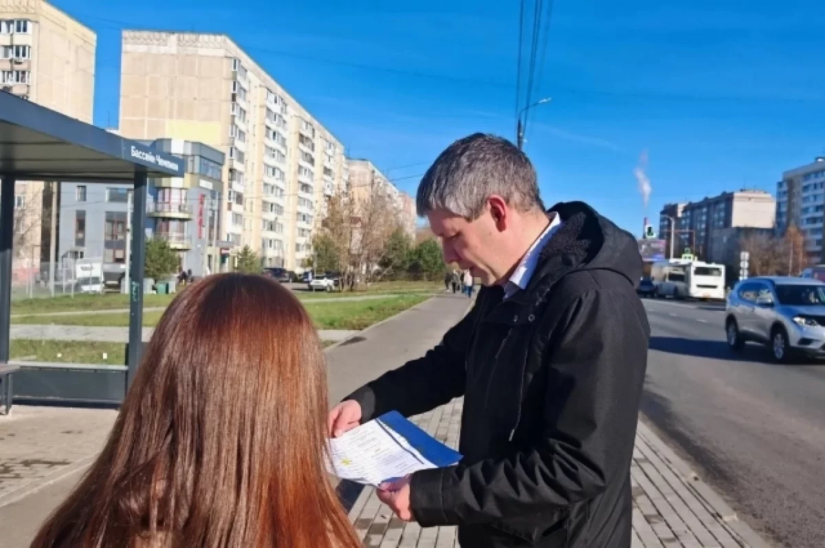 В Костроме оперативно устраняют недочеты на остановочных павильонах