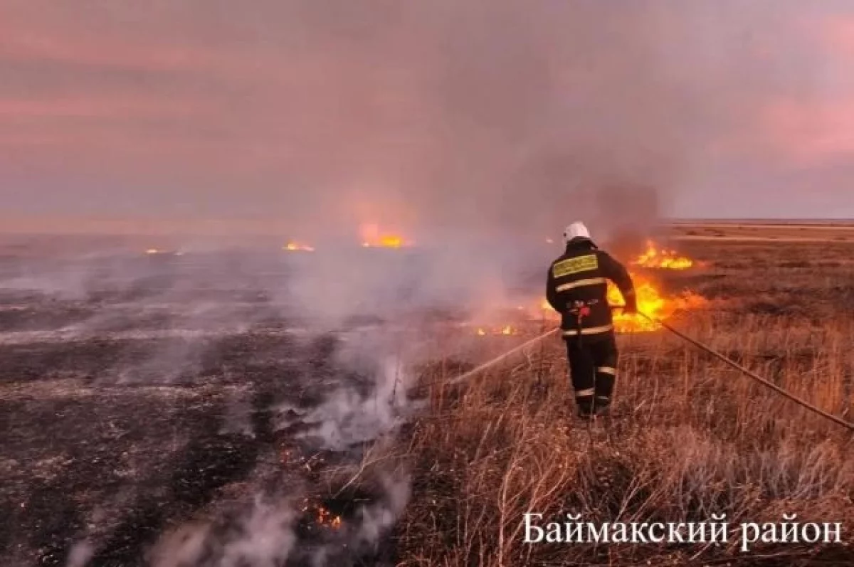 В Башкирии за сутки девять раз горела сухая трава