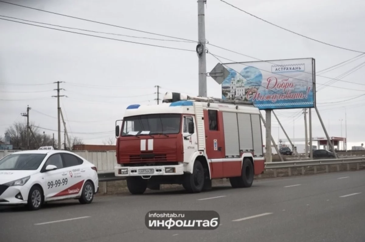 Короткое замыкание: в Камызякском районе больше часа тушили пожар