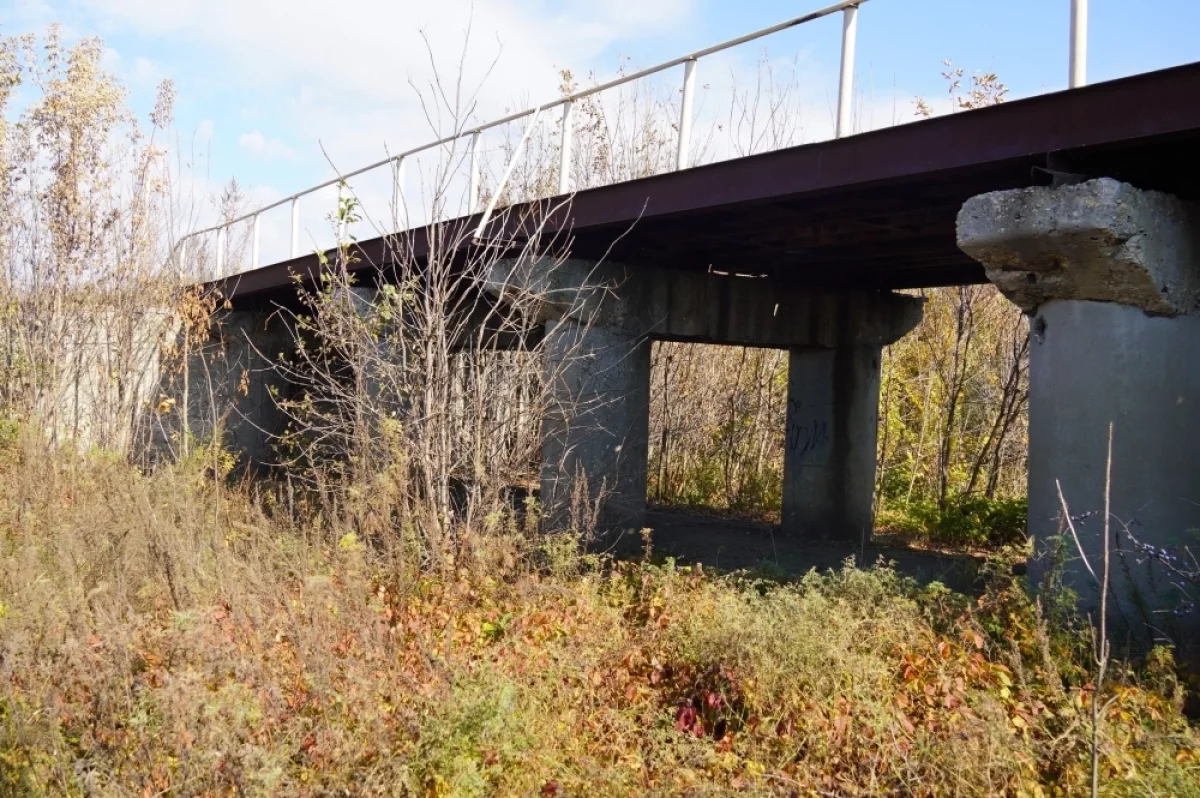 Росгвардеец спас упавшего с моста жителя Калининска