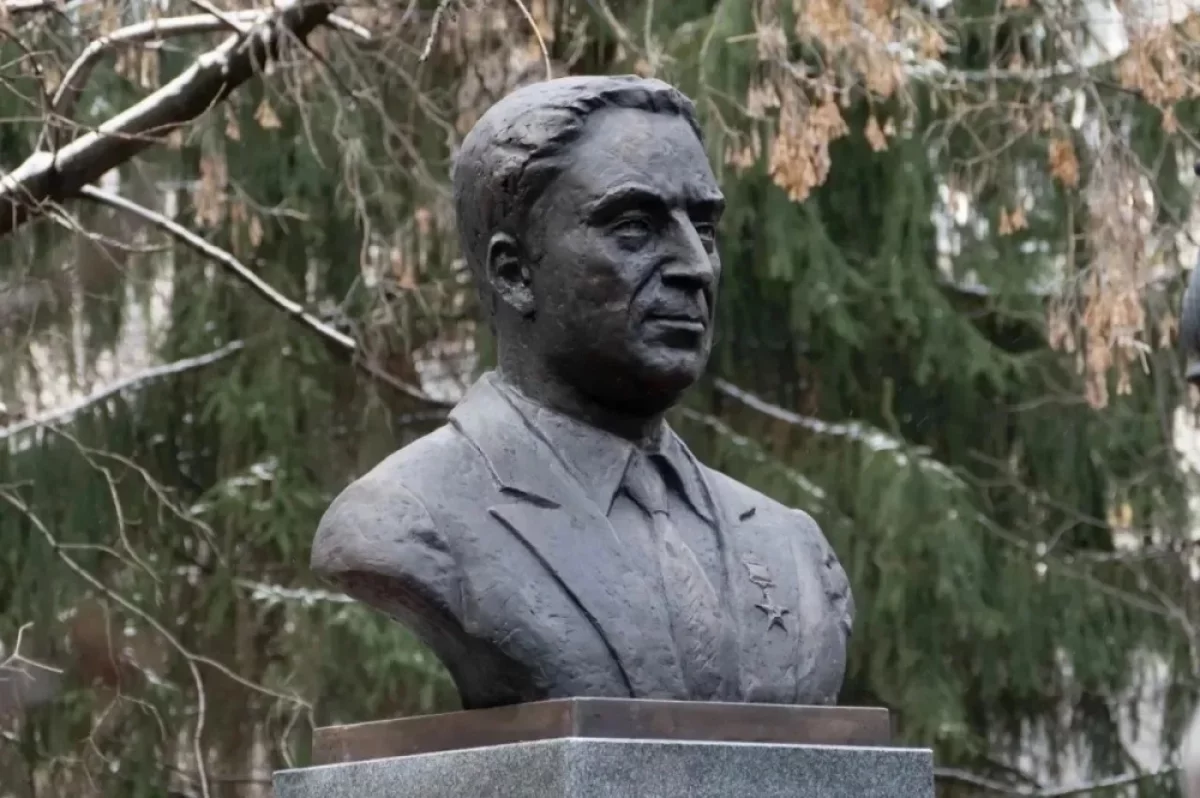 В Томске открыли памятник Петру Пронягину на Аллее славы