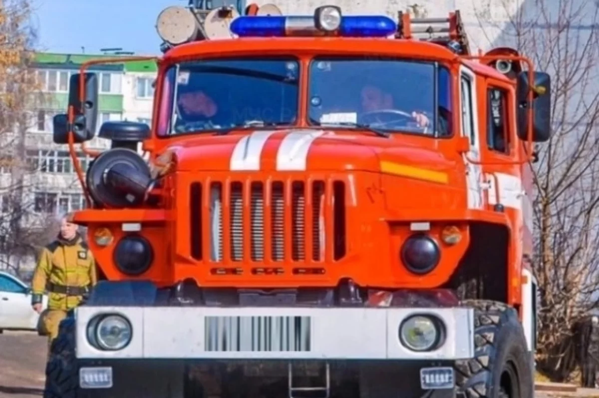 Атака дронов вызвала пожар на белгородских предприятиях