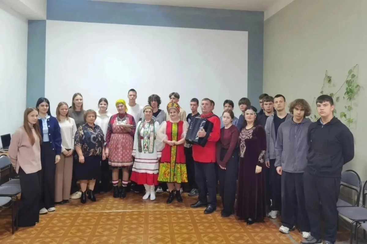 В Духовницком прошел праздник дружбы народов