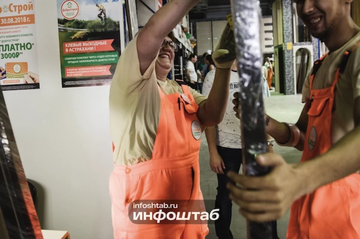 В Астрахани иностранец фиктивно брал соотечественников на работу
