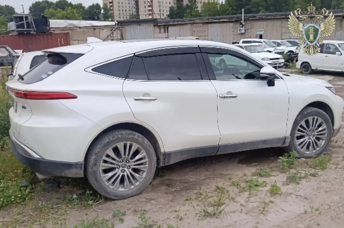 В Хабаровском крае у водителя конфисковали кроссовер за езду без прав