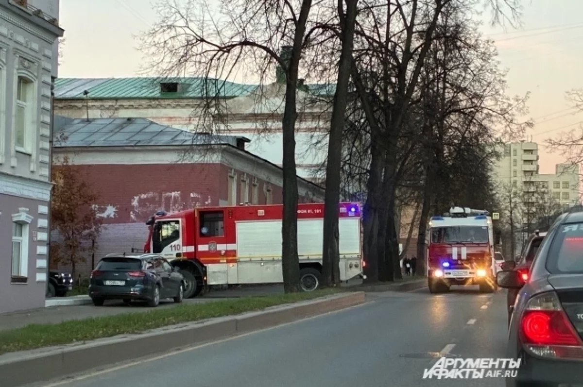 Пермякам объяснили клубы пара и приезд пожарных в центре города