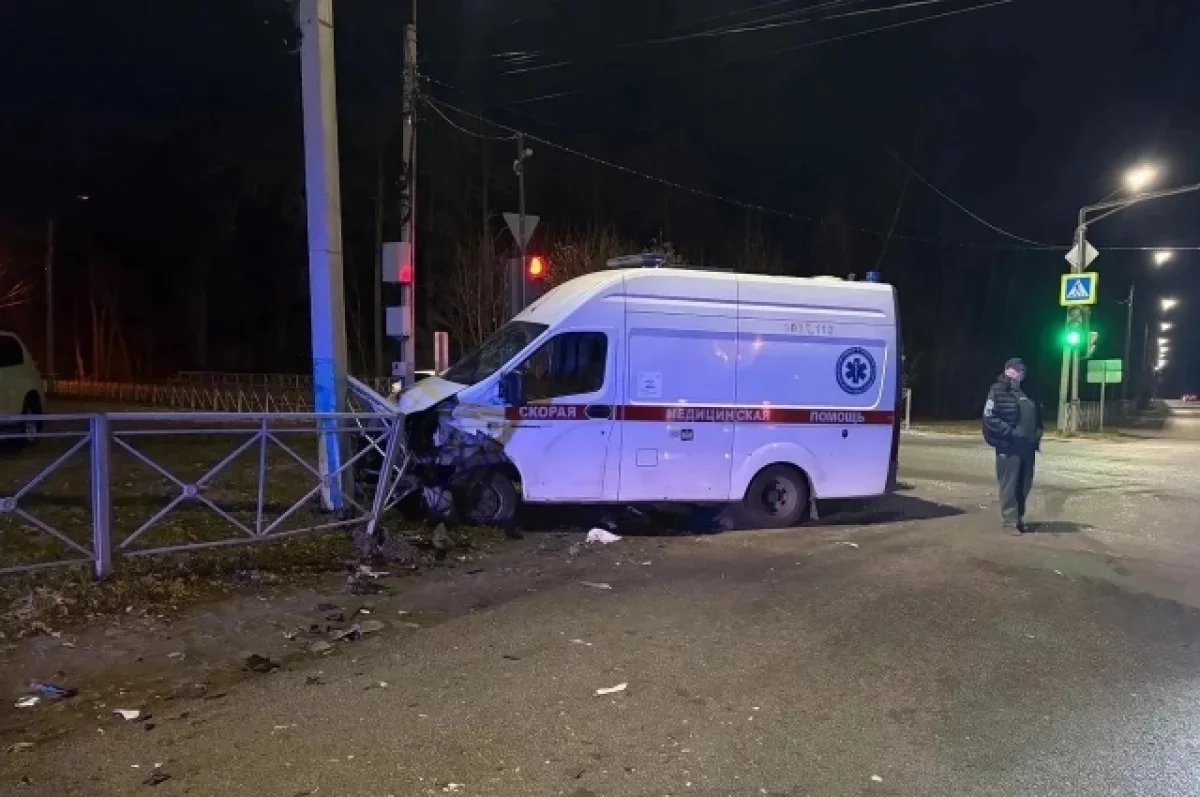 В Пензе скорая помощь попала в ДТП: пострадали женщина и ребёнок